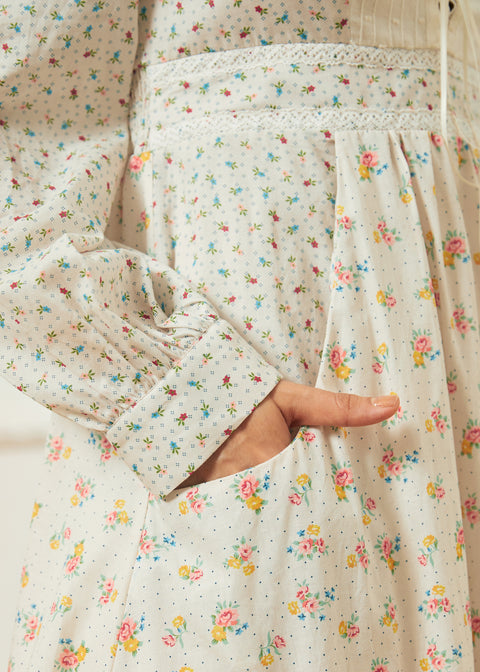 Vestido rosa con cordones de GUNNE SAX para ModCloth