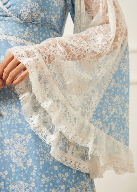 Vestido Michella de manga acampanada de GUNNE SAX para ModCloth