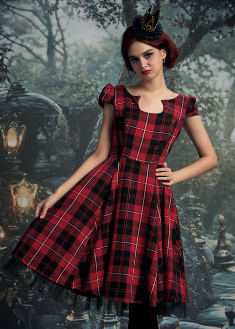 Vestido de vuelo a cuadros rojos