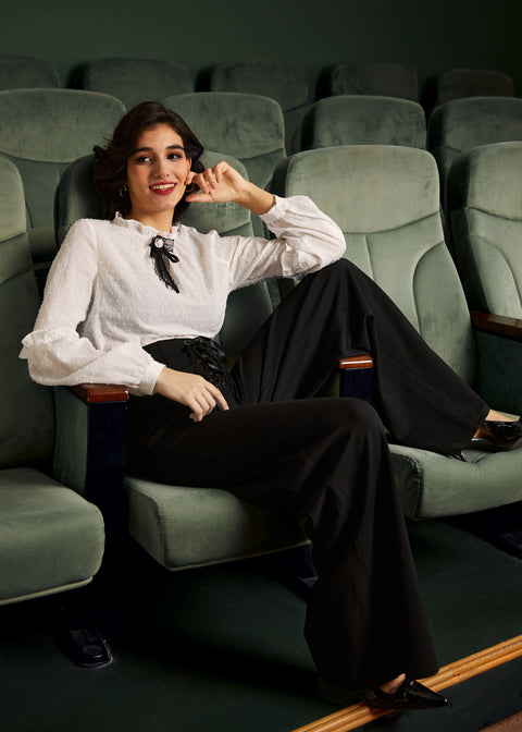 Blusa de manga abullonada de belleza antaña