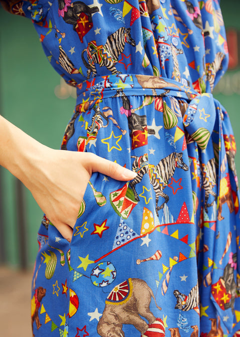 Mono corto con botones delanteros «Easy Does It»