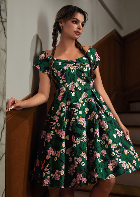 Vestido Raven About You de corte ajustado y falda acampanada