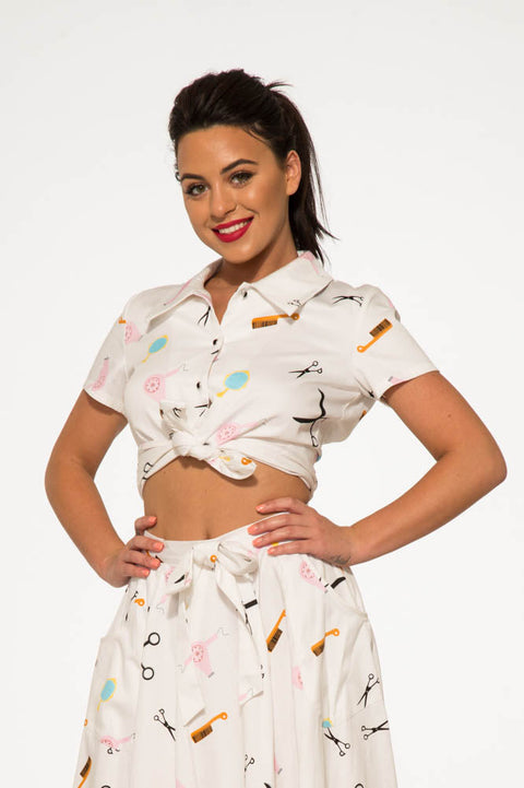 Top de salón de belleza y falda vaporosa