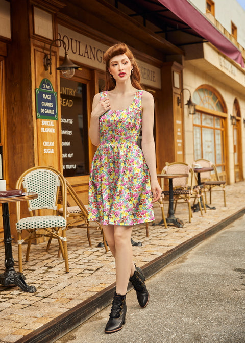 Conejitas vestidas con vestidos retro de corte ajustado y acampanado de largo más corto