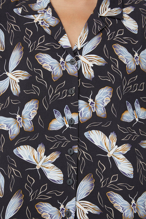 Blusa con estampado de larvas