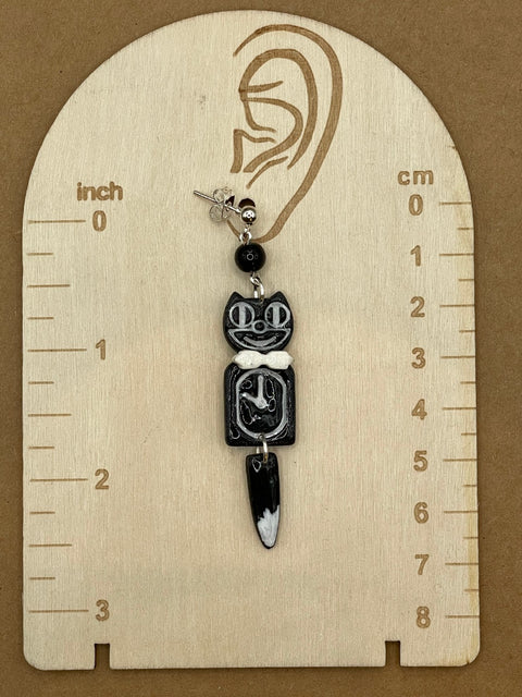 Pendientes retro con reloj de gatito negro