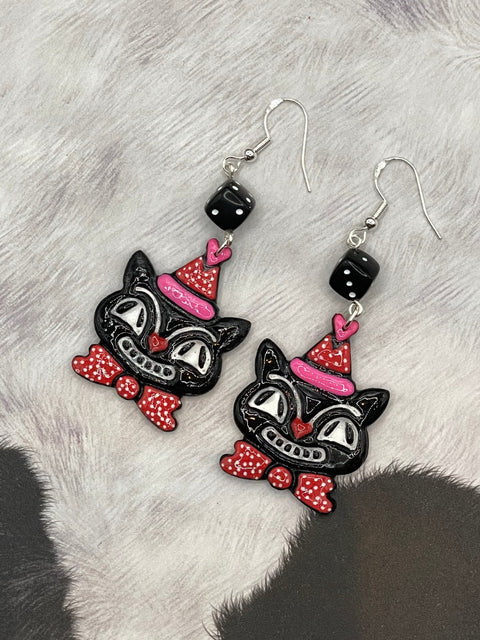Pendientes retro de gato negro con sombrero de fiesta