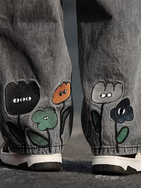 Men’s Distressed Interesting Flower Embroidery Loose Jeans