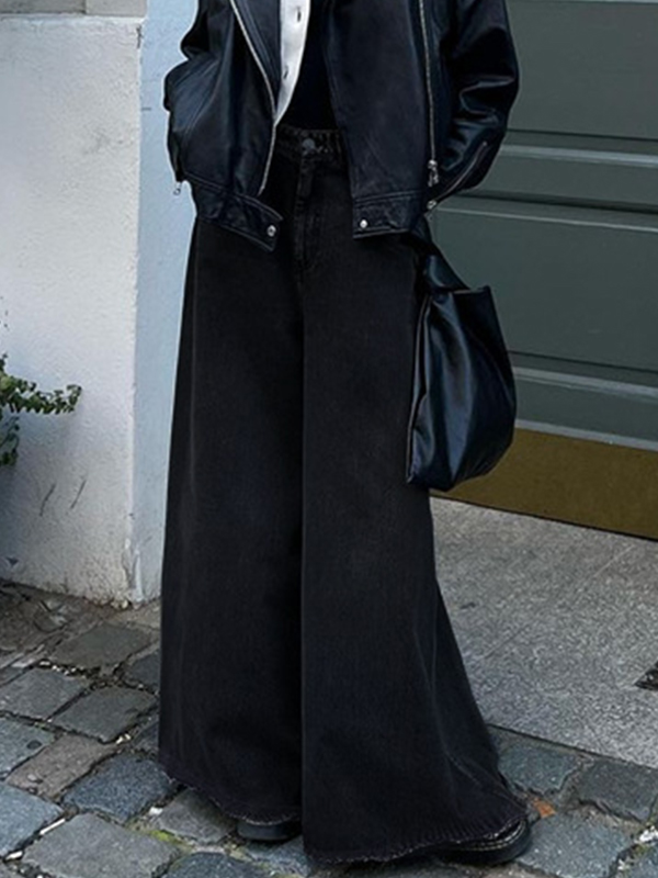 Raw Edge Mopping Black Flare Jeans