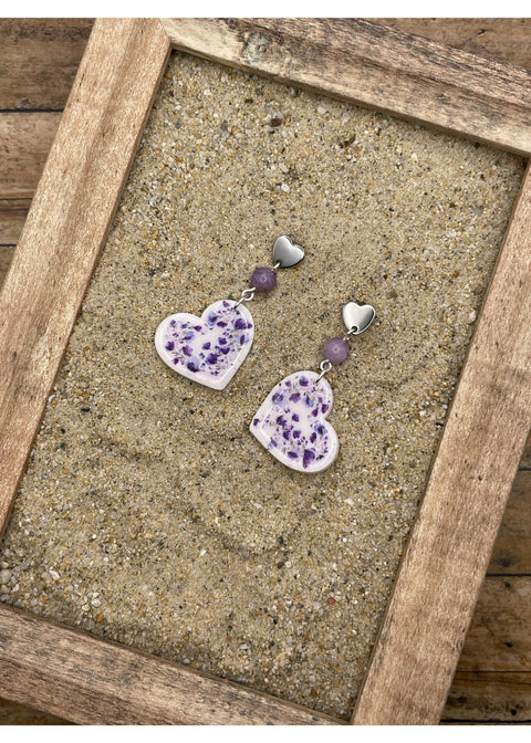 Pendientes colgantes con forma de corazón y estampado floral – Lavanda